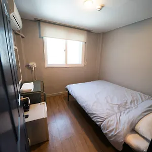 Beewon Hostel Seoul